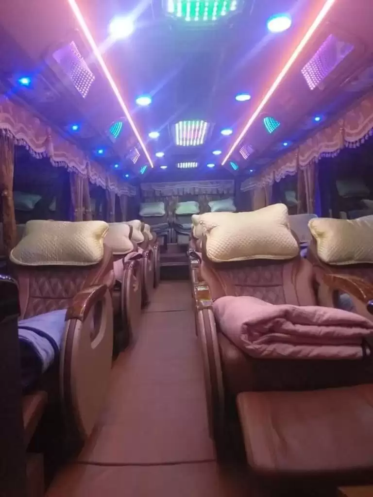 xe limousine Hà Nội Hà Giang phúc thịnh