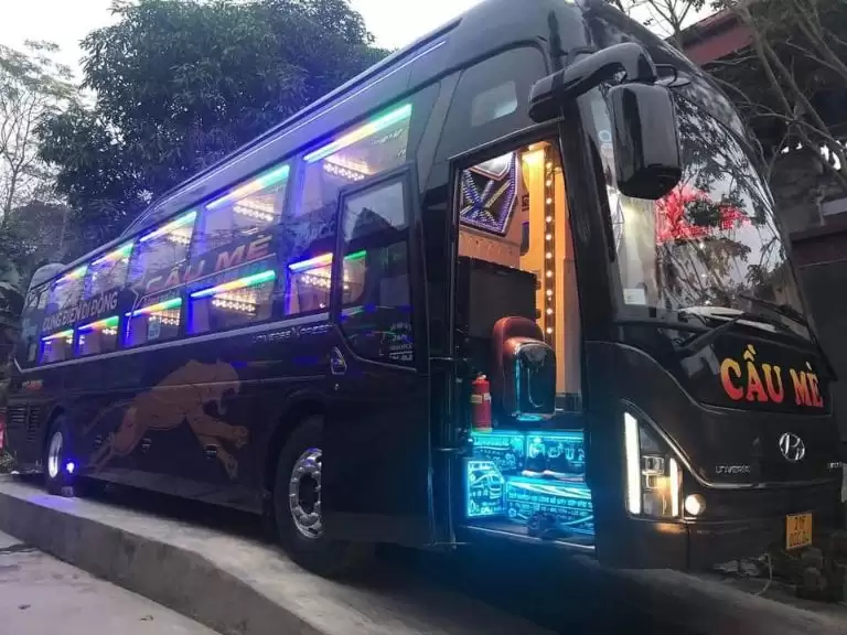 xe limousine cầu mè